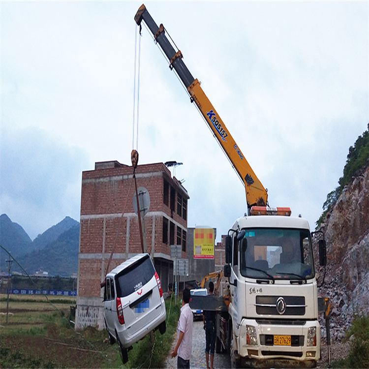 福建道路交通事故救援吊装案例